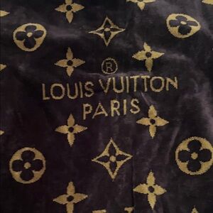 Louis Vuitton Black and Gold Monogram Shawl